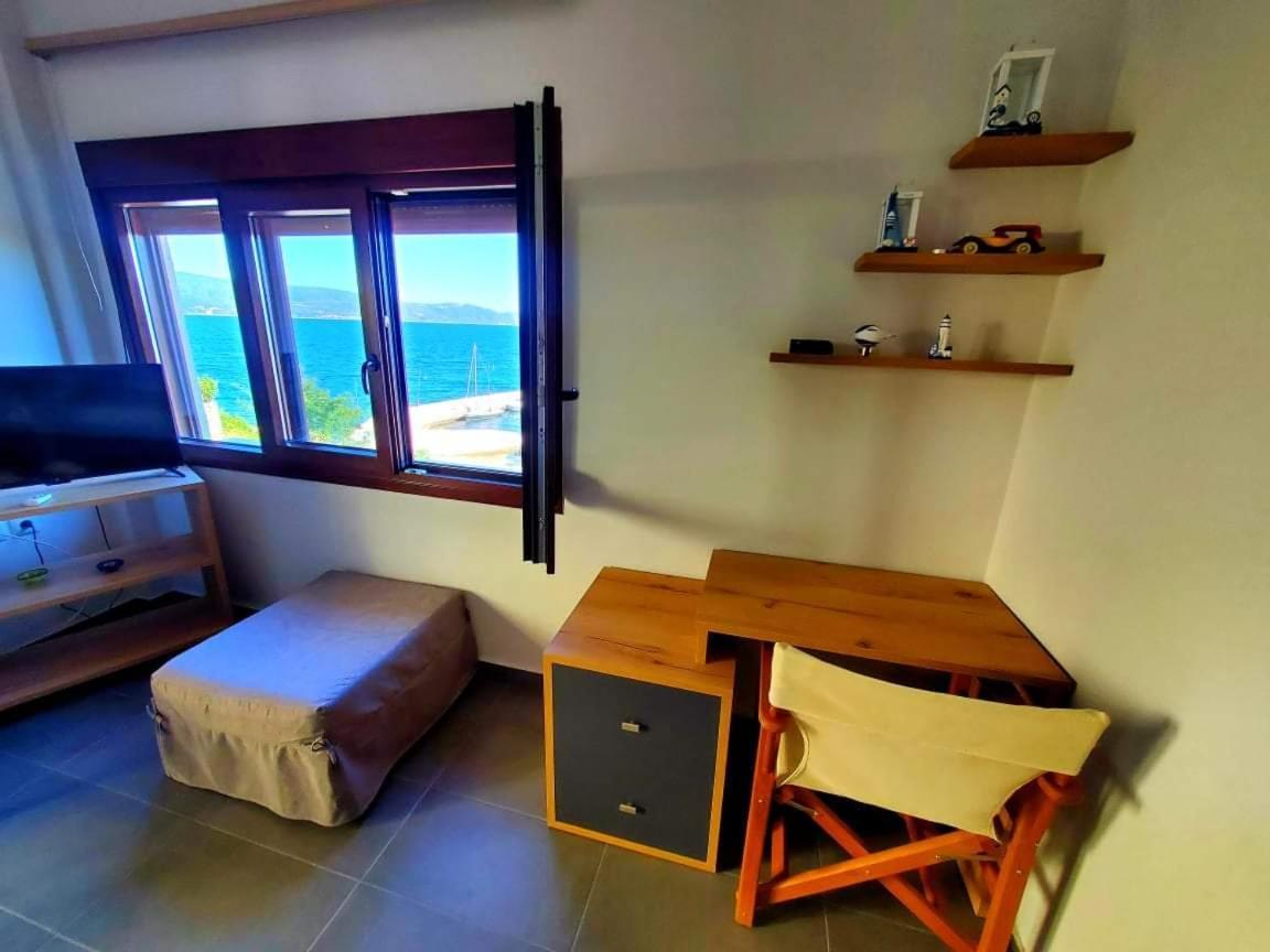 Gianni'S Apartment 1 By The Sea アムリアニ エクステリア 写真